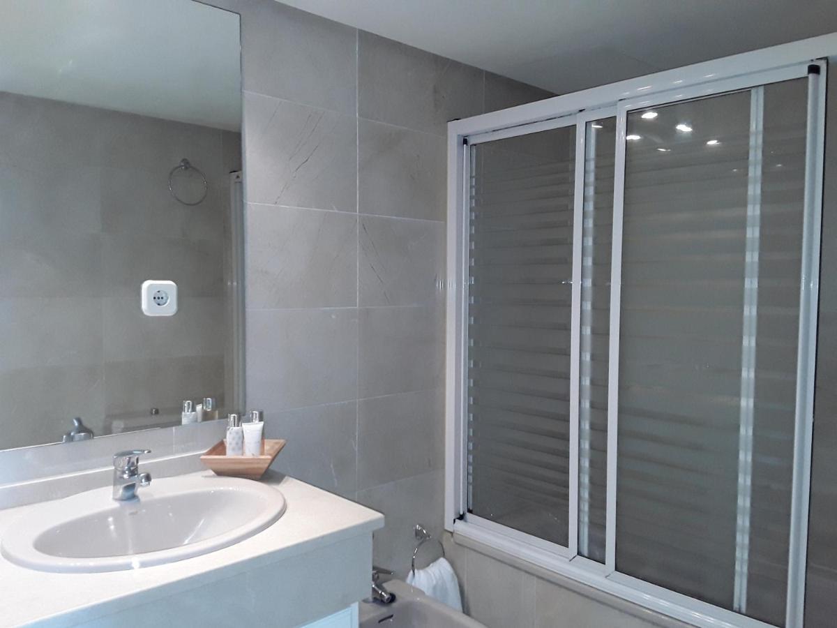 Beachfront Neptuno I, Complex,Views,Pool,Garden, Elviria Marbella Esterno foto